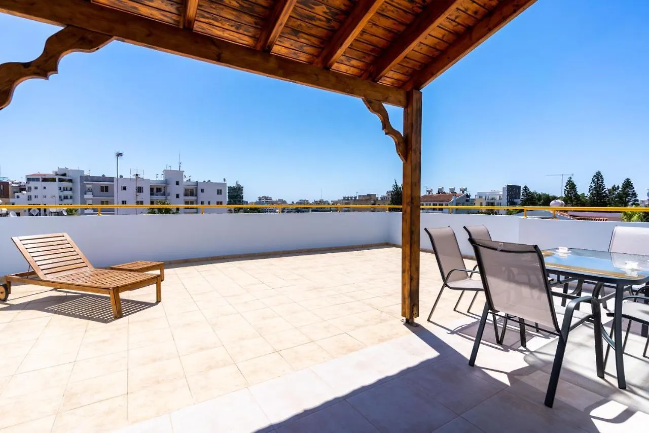 Melograno 3-Br Apt W/ Terrace In Larnaca Appartement